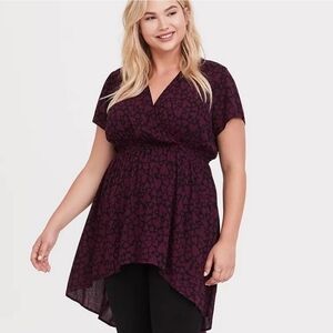 Torrid crinkle gauze tunic hearts Size 2